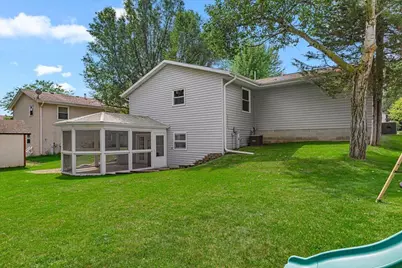 819  Kings Ridge Ct, West Bend, WI 53090 - Photo 30