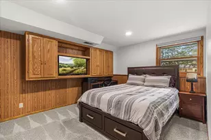 819 Kings Ridge Ct, West Bend, WI 53090 - Photo 24