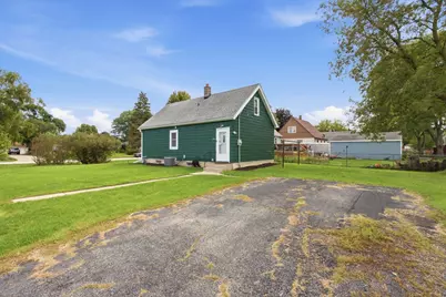 5953 S Phillips St, Greenfield, WI 53221 - Photo 20