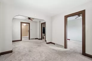 5953 S Phillips St, Greenfield, WI 53221 - Photo 4