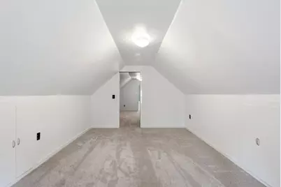 5953 S Phillips St, Greenfield, WI 53221 - Photo 16