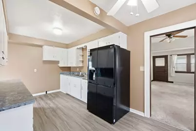 5953 S Phillips St, Greenfield, WI 53221 - Photo 6
