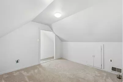 5953 S Phillips St, Greenfield, WI 53221 - Photo 18