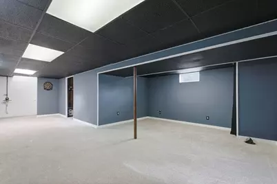 5953 S Phillips St, Greenfield, WI 53221 - Photo 14