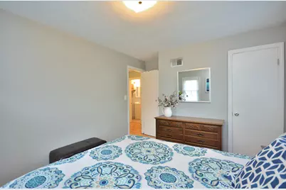 202 E Norwich St, Milwaukee, WI 53207 - Photo 14