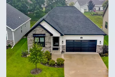 307  Evan Dr, Lake Geneva, WI 53147 - Photo 2
