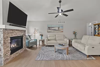 307  Evan Dr, Lake Geneva, WI 53147 - Photo 12
