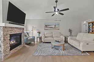 307 Evan Dr, Lake Geneva, WI 53147 - Photo 12