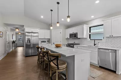 307  Evan Dr, Lake Geneva, WI 53147 - Photo 6