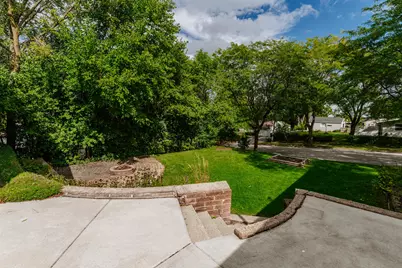 1376  Aldoro Dr, Waukesha, WI 53188 - Photo 30