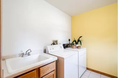 2240 W Greenwood Rd, Glendale, WI 53209 - Photo 18
