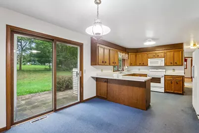 685  Oak Dr, Jefferson, WI 53549 - Photo 8