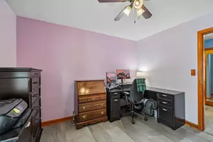 915 S 91st St, West Allis, WI 53214 - Photo 22