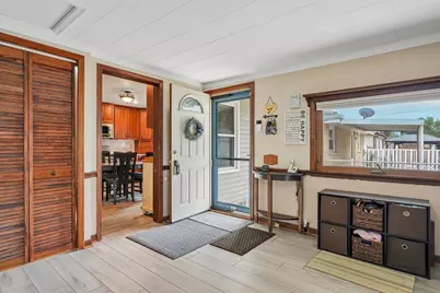 915 S 91st St, West Allis, WI 53214 - Photo 10