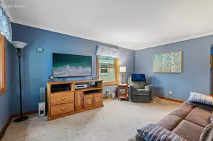 915 S 91st St, West Allis, WI 53214 - Photo 12