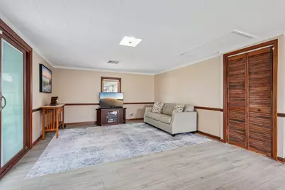 915 S 91st St, West Allis, WI 53214 - Photo 8