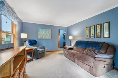 915 S 91st St, West Allis, WI 53214 - Photo 14