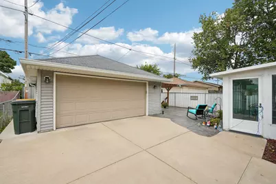 915 S 91st St, West Allis, WI 53214 - Photo 36