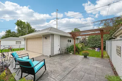 915 S 91st St, West Allis, WI 53214 - Photo 32