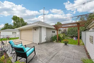 915 S 91st St, West Allis, WI 53214 - Photo 32
