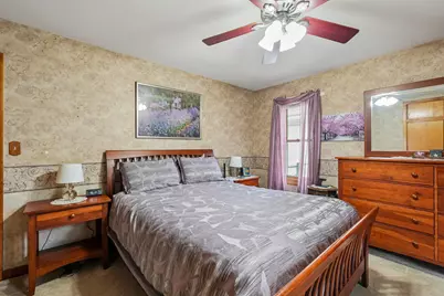 915 S 91st St, West Allis, WI 53214 - Photo 18