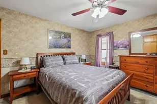 915 S 91st St, West Allis, WI 53214 - Photo 18