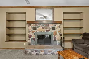N10W27463 Rolling Ridge Ct, Pewaukee, WI 53188 - Photo 10