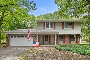 N10W27463 Rolling Ridge Ct, Pewaukee, WI 53188 - Photo 1