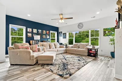 135  Phantom Lake Ct, Mukwonago, WI 53149 - Photo 8