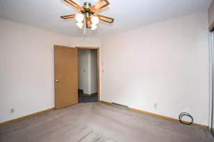 3010 S 96th St, West Allis, WI 53227 - Photo 18