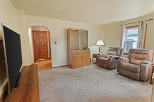 2735 Fox Grove Dr, Racine, WI 53185 - Photo 8