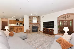 3006 Old Oak Rd, Hartford, WI 53027 - Photo 6