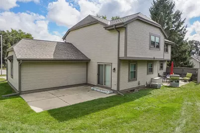 399  Willow Grove Dr #397, Pewaukee, WI 53072 - Photo 16