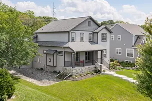466 Bleeker St, Delafield, WI 53018 - Photo 2