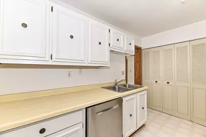 7003 N Green Bay Ave #A, Glendale, WI 53209 - Photo 8