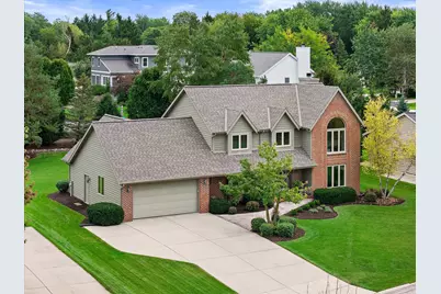 W163N7576  Tamarack Trl, Menomonee Falls, WI 53051 - Photo 2