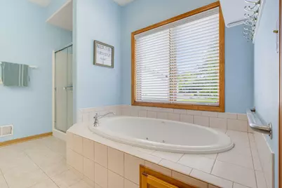 2135  Deer Path, Waukesha, WI 53189 - Photo 20