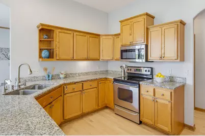 2135  Deer Path, Waukesha, WI 53189 - Photo 12