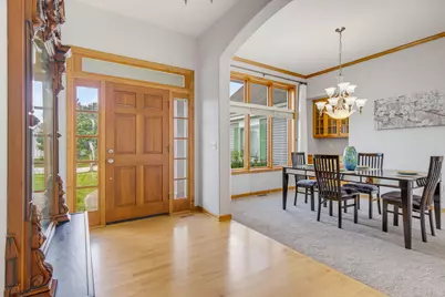 2135  Deer Path, Waukesha, WI 53189 - Photo 6