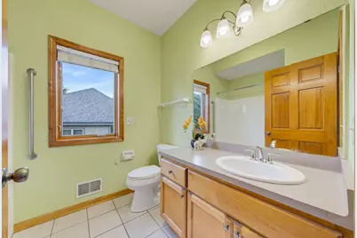 2135  Deer Path, Waukesha, WI 53189 - Photo 24