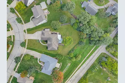 2135  Deer Path, Waukesha, WI 53189 - Photo 36