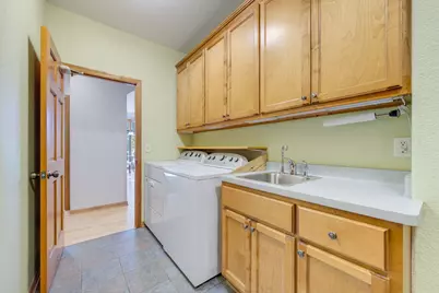 2135  Deer Path, Waukesha, WI 53189 - Photo 28