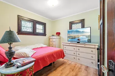 1952 N Warren Ave, Milwaukee, WI 53202 - Photo 20