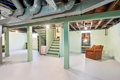1952 N Warren Ave, Milwaukee, WI 53202 - Photo 32