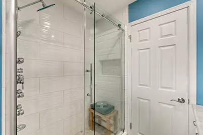 2844 S 67th St, Milwaukee, WI 53219 - Photo 10