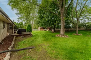 S77W17436 St Leonards Dr, Muskego, WI 53150 - Photo 32