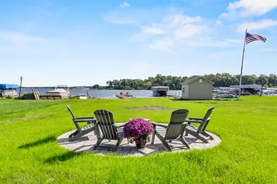 3906  Country Lane Dr, Delavan, WI 53115 - Photo 6
