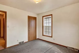 2341 N Dr William Finlayson St, Milwaukee, WI 53212 - Photo 24