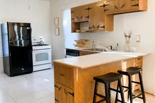 6644 Hillside Ln, Wauwatosa, WI 53213 - Photo 12