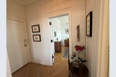 925 E Wells St #822, Milwaukee, WI 53202 - Photo 2